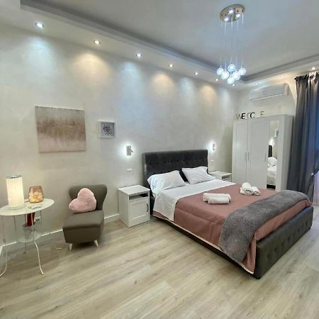 Apartment Close To The Coloseum, 2 Minutes Walk From Metro A Екстер'єр фото