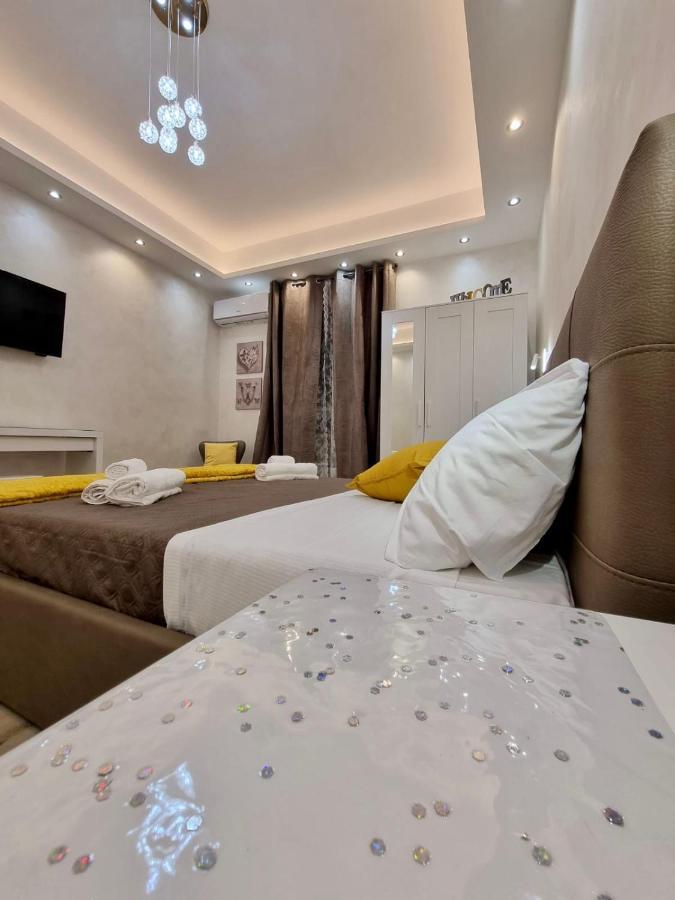 Apartment Close To The Coloseum, 2 Minutes Walk From Metro A Екстер'єр фото