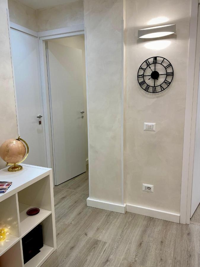 Apartment Close To The Coloseum, 2 Minutes Walk From Metro A Екстер'єр фото