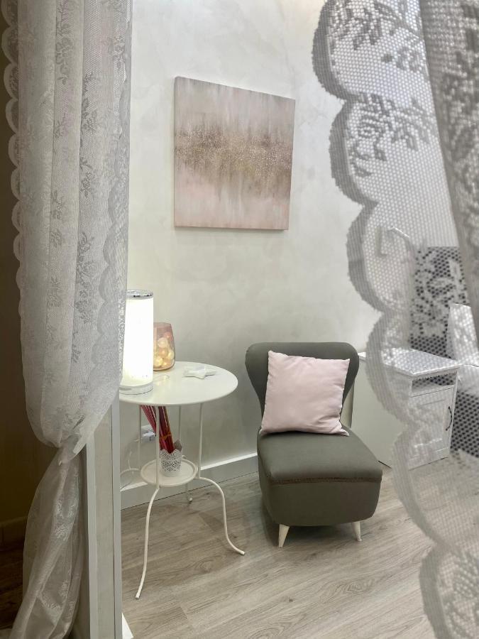 Apartment Close To The Coloseum, 2 Minutes Walk From Metro A Екстер'єр фото