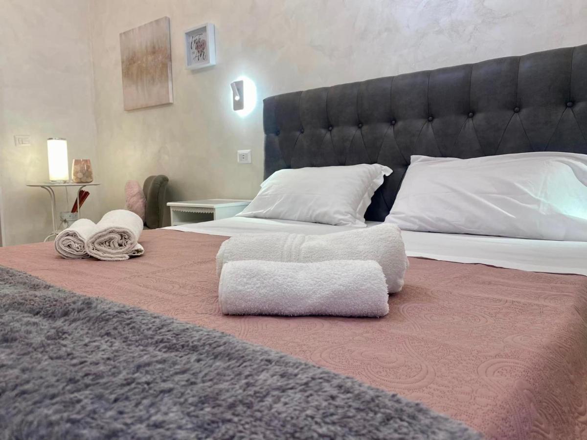 Apartment Close To The Coloseum, 2 Minutes Walk From Metro A Екстер'єр фото